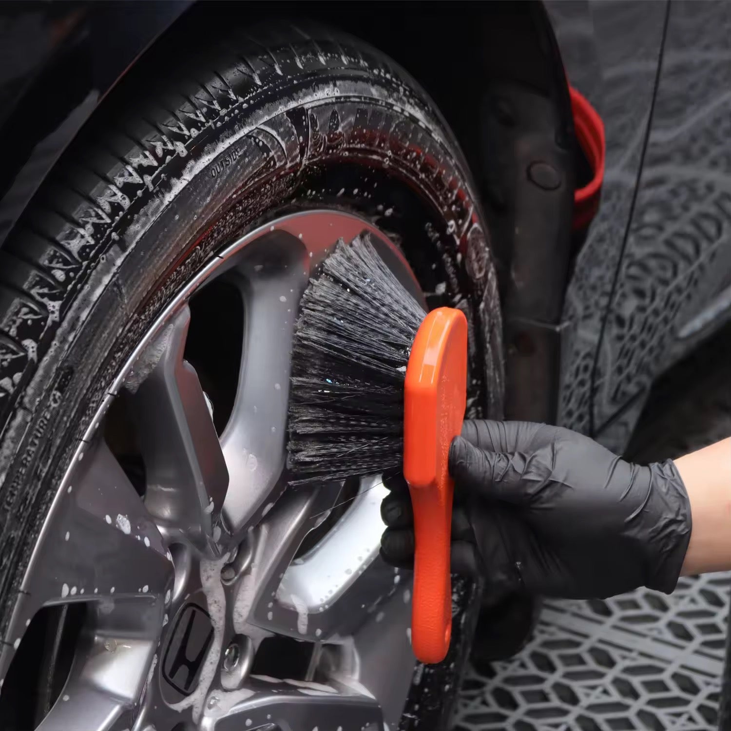 Hub Cleaning Brush